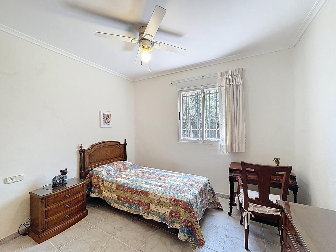 Chalet-en-Venta-en-el-plantio-paterna-16