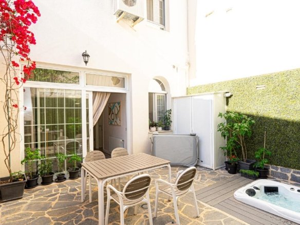 Casa en Venta en en corts - valència