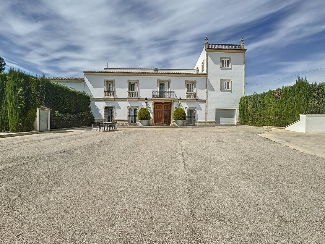 Inmobiliaria Villa en Chiva - Urbanizacion el Bosque - Inmobiliaria en Valencia